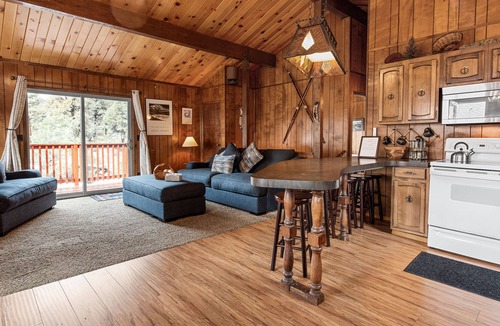 Whispering Forest House | Forest Edge Retreat | Fireplace | Foosball | Pool Table | Darts