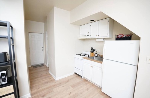 Capitol Hill House | Four Bedroom House Near Sports & Museums