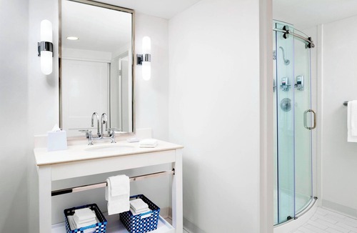 Ventura Hotel | Four Points by Sheraton Ventura Harbor Resort