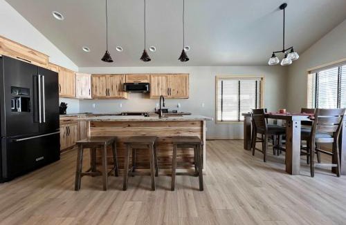 Minocqua House | Fox's Den Fence Lake Home - Private with Lake View