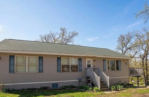 Spicer Cabin | Fresh updates by new owners, family getaway that sleeps 17- 5bedroom 3 bath