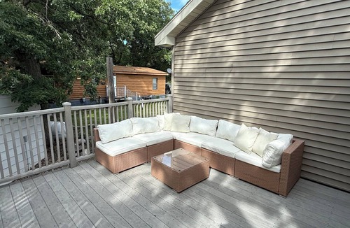 Spicer Cabin | Fresh updates by new owners, family getaway that sleeps 17- 5bedroom 3 bath