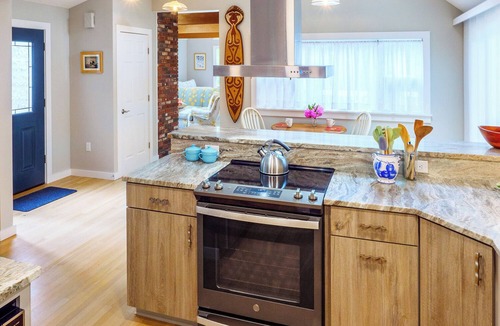 Eastham House | Freshly Renovated, Bright and Spacious, Central AC, Deeded Access to Town Cove