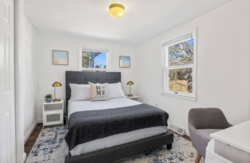 Ponds of Plymouth Cottage | Freshwater Cottage - 1 min walk to private beach - Plymouth