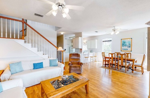 Audubon Place Condo | Friendly Duplex w/Full Kitchen, Central AC, Washer/Dryer, & High-Speed WiFi!
