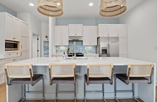 Henderson Point House | Front Street Retreat