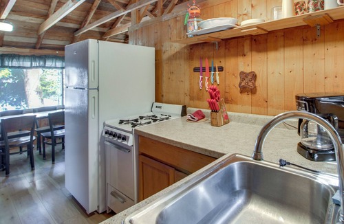 Puposky Cabin | Fun on Gull Lake! Family Cabin w/Resort Perks