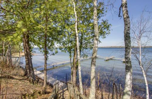 Puposky House | Fun on Gull Lake! Family Cabin w/Resort Perks