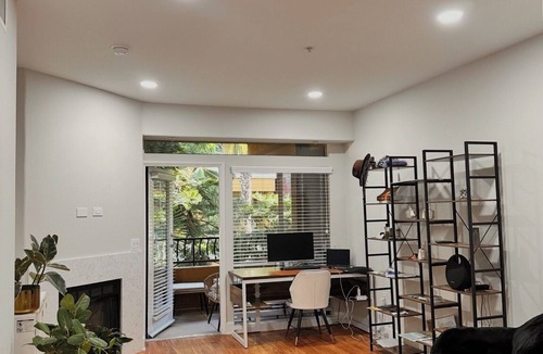 La Brea Apartment | Furnished luxury apt, pool, sauna, great location