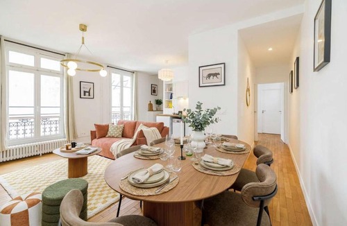 Faubourg-du-Roule Apartment | FurtiveStay - Champs Elysées - St Honore