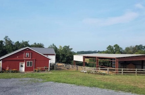 Hagerstown Apartment | Galloping Getaway on the rolling hills of GemStone Stable