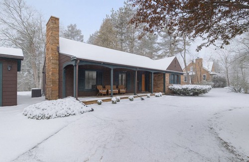 Wausau Cottage | Game Room, Yard Games, and Bunks by Wisconsin River