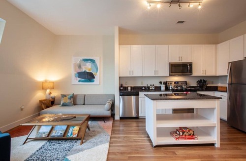 Old Town West Apartment | Garage Parking - A Cozy and Stylish Suite Xcape