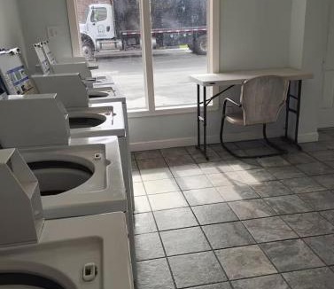 Baton Rouge Apartment | Gated - 1 King Bed 1 Bath Apt with Full Kitchen 105