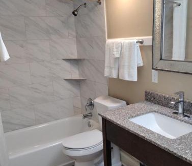Baton Rouge Apartment | Gated 1 King Bed Room 1 Bath Apt with Full Kitchen 137