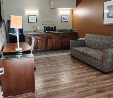 Baton Rouge Apartment | Gated 1 King BR 1 Bath Apt with Full Kitchen 233