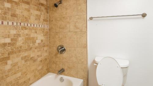 Baton Rouge Apartment | Gated 2 Double Beds Studio with Full Kitchen 106