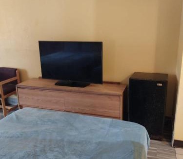 Jackson Apartment | Gated 2 Queen Beds Hotel Room 111