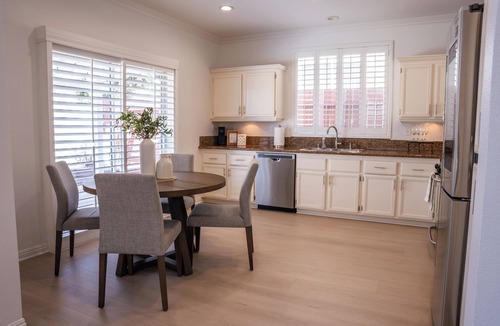 Duarte House | Gated 3BR Duarte Townhome – Ideal for Travel Nurses, Families & Professonals