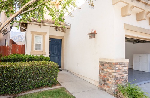 Duarte House | Gated 3BR Duarte Townhome – Ideal for Travel Nurses, Families & Professonals