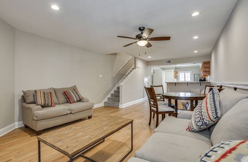 Kenner - Louis Armstrong International Airport Condo | Gateway to New Orleans! Modern Condo w/Pool