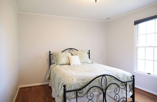 Annapolis House | Gather together! Private wooded lot, 2 kitchens, large deck, 3 mi to downtown!