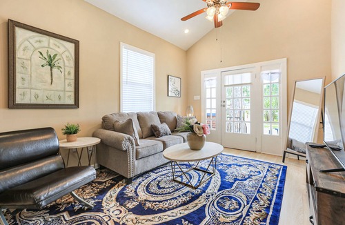 Gentilly Terrace House | Gentilly Gem Lotus Unit