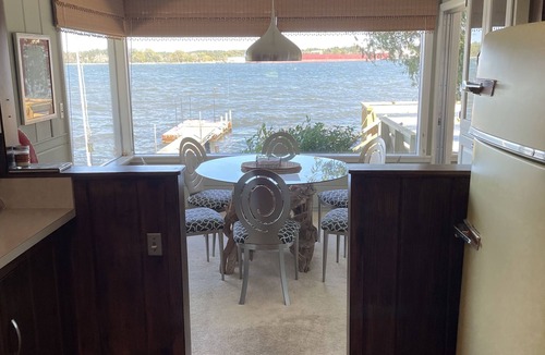 Sturgeon Bay Cottage | Gigi's Wonderful waterfront home