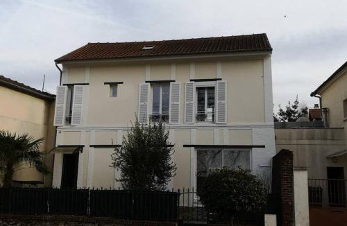 Domont Apartment | GITE SAINTE MARIE MADELEINE DOMONT 7 PERSONNES, non adapté aux PMR