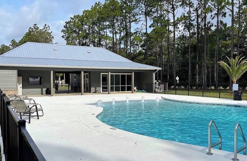 Oak House | Glamping made easy in the beautiful town of Gulf Shores!