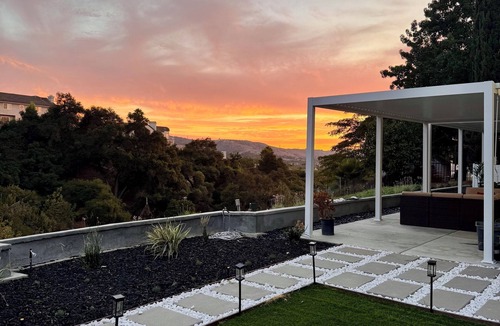 Walnut House | Golden Glow Hillside Retreat near Disneyland