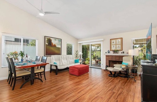 Vista House | Golf course views abound in this picturesque Shadowridge Cottages home,