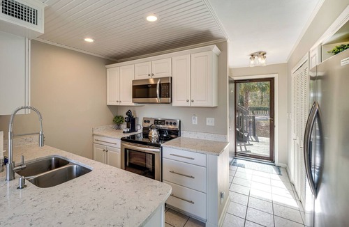 Diamondhead Condo | Golf Course Views! Couple's Retreat in Diamondhead