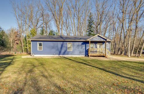 Friendship House | Golf, Hike & Boat: Home w/Fire Pit in Friendship