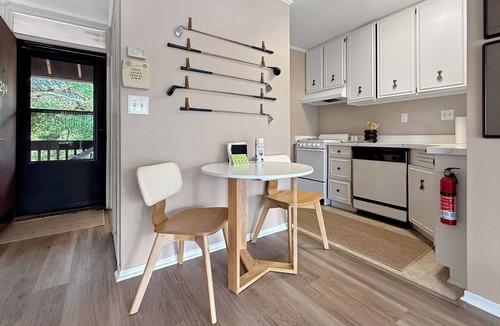 Diamondhead Condo | Golf & Relax! Lake Views! Next door to Diamondhead Country Club! Studio Condo.
