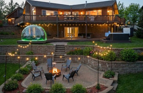 Crosslake House | Golf Sim, Sauna, Lakefront Hot Tub & Stargazing