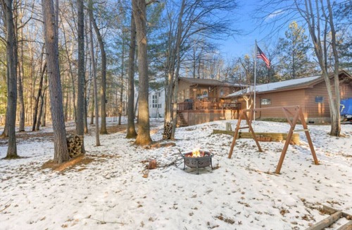 Danbury House | Golf UTV 4 Kings in Voyager Village on airstrip