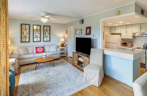Diamondhead Condo | Golfer's Getaway! Modern Diamondhead Condo