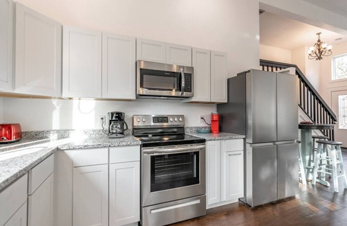 Rome Cabin | Golfers Paradise | Private Practice Facility | Near Sand Valley Golf Resort