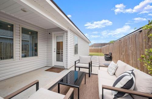 Gonzales House | Gonzales Work+Stay House near HWY 30/44 & I-10