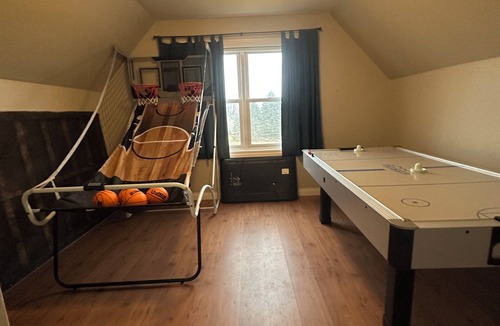 Butte Des Morts House | Gorgeous 4-bedroom house with AC in charming Winneconne
