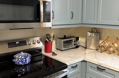 Manitowoc House | Gorgeous 6-bedroom house. Sleeps 14 .3 mile from the beach!