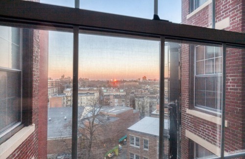 North Brookline Apartment | Gorgeous Brookline Studio w/Gym, steps to Green Line, by Blueground