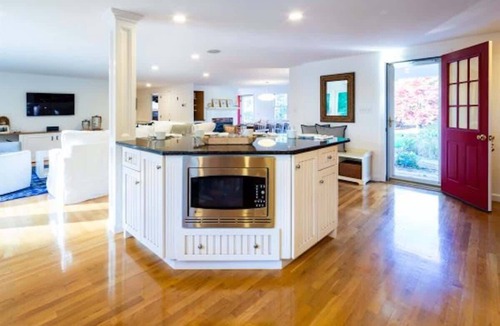Chatham House | Gorgeous, Dog Friendly, Central AC