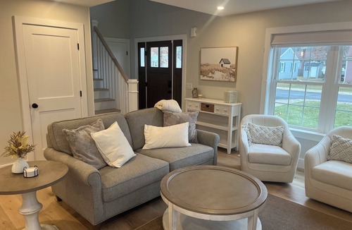 Teaticket House | Gorgeous Family Friendly Home Steps to Beach & Walking Path