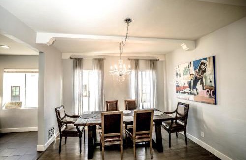 Beverly Grove Apartment | Gorgeous Renovated 3BD 2BA near West Hollywood and Beverly Hills