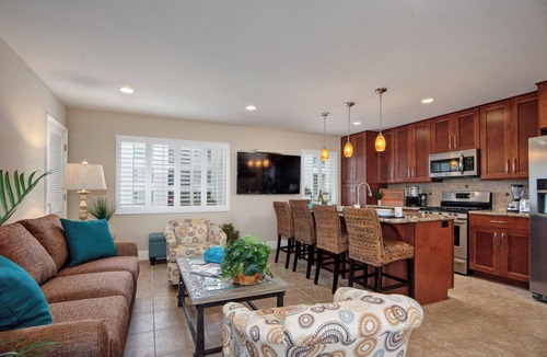 Townsite Condo | GORGEOUS & SPACIOUS FRONT OCEAN VIEW 2-KING BEDROOMS, LG DECK STEPS TO THE BEACH