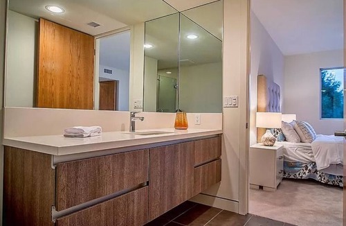 Encino House | Gorgeous two Bedroom House near Ventura Blvd