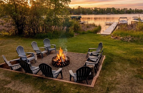 Breezy Point House | Gorgeous Waterfront Retreat