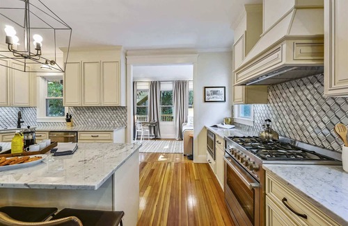 Forest Hills - Woodbourne Condo | Grand 10BR Jamaica Plain | Dual Floor Combo